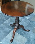 antieke meubelen | antieke tripode table